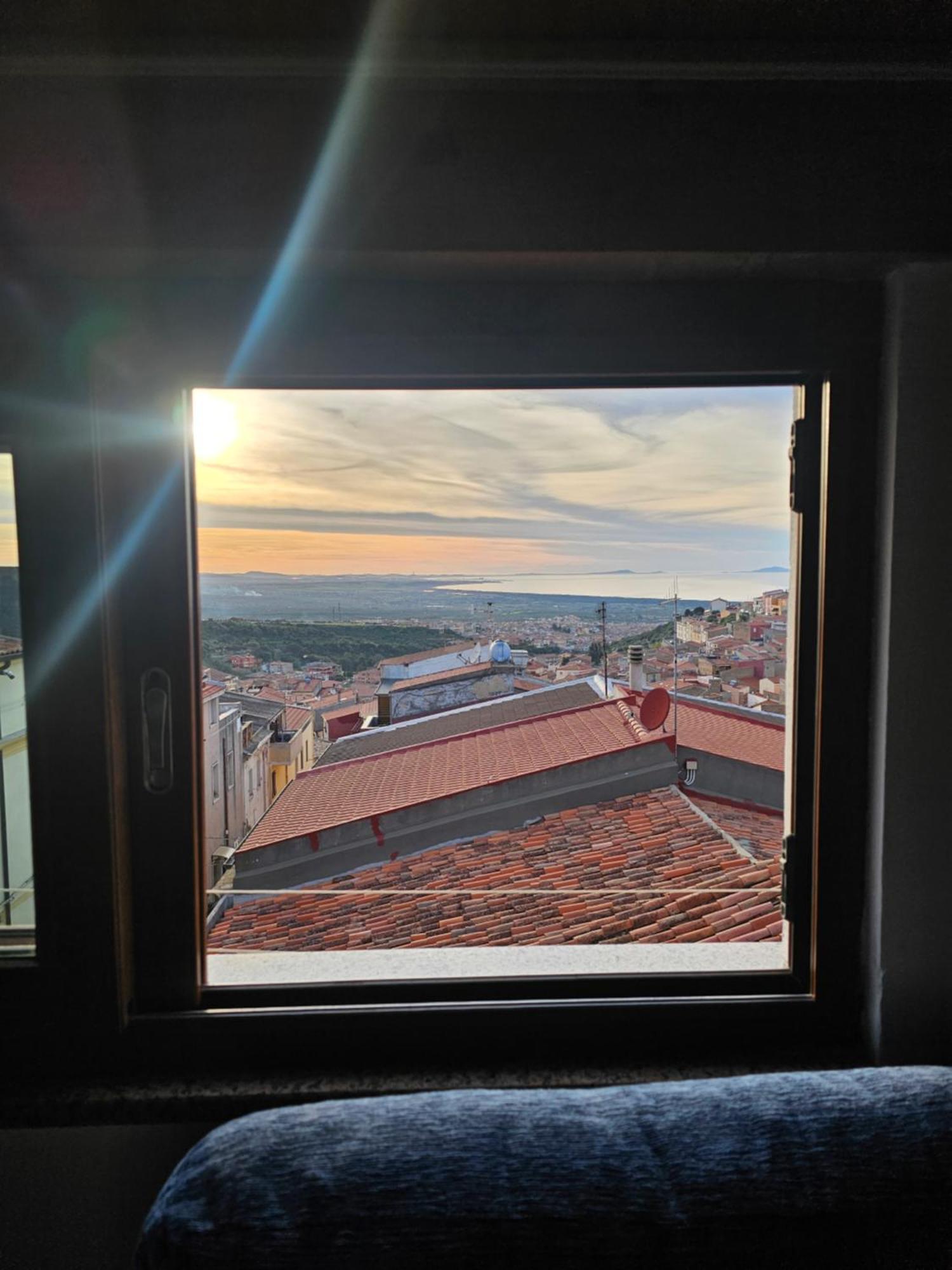 The Sun'S Kiss Villa Sennori Екстериор снимка